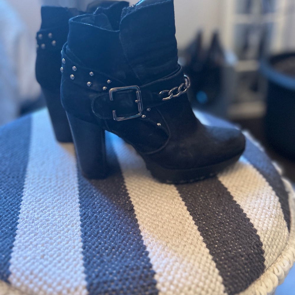 Italian made suede ankle boots with heel